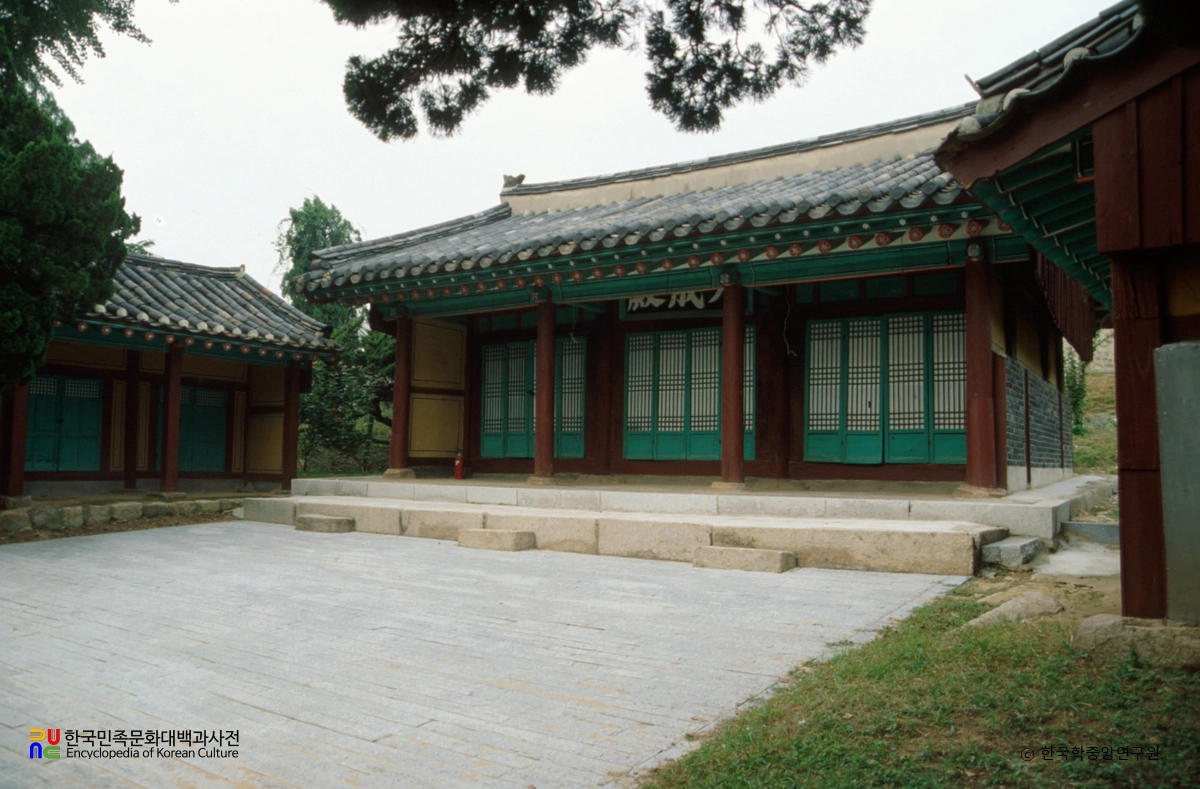 부평향교 대성전 정측면