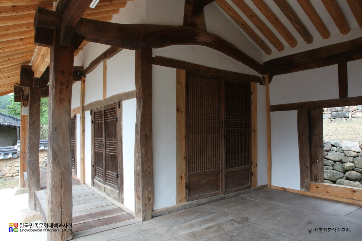 창녕 관산서원 중 강당 내부