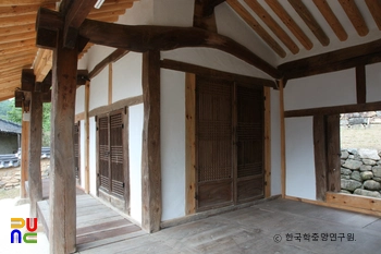 창녕 관산서원 중 강당 내부