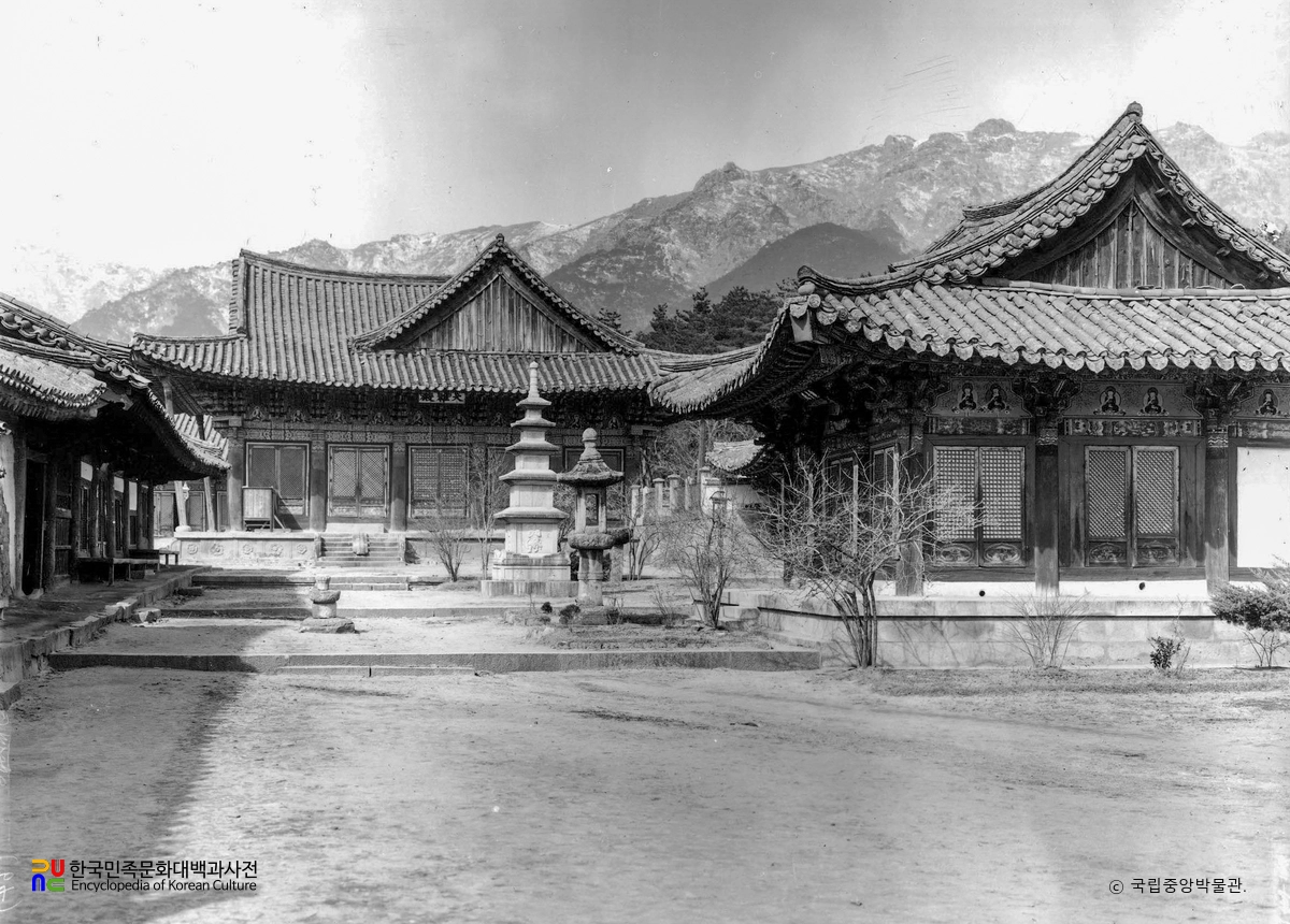 양산 통도사 대웅전 동측면