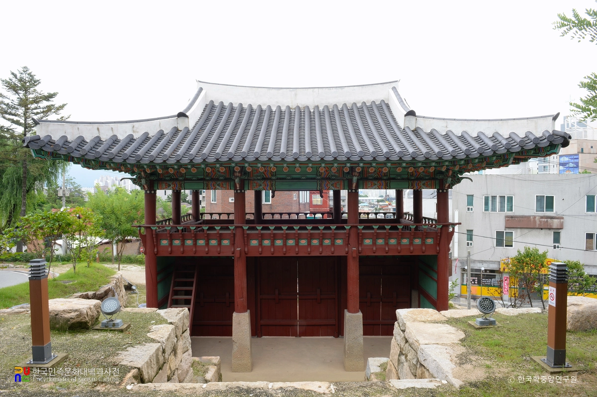 춘천 조양루 뒷면