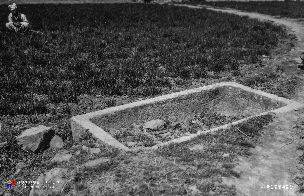 경주 남산 천룡사지 석조