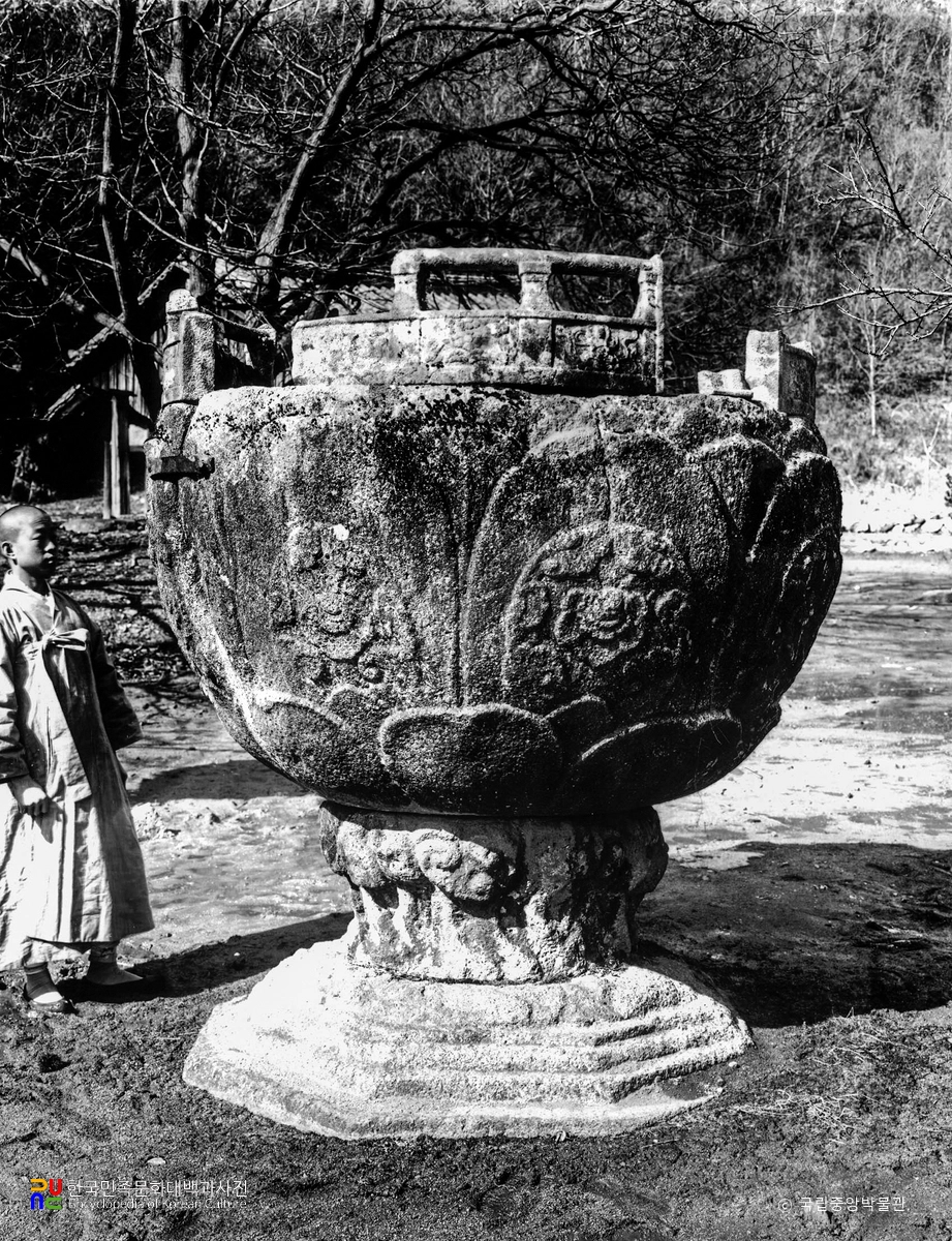 보은 법주사 석련지