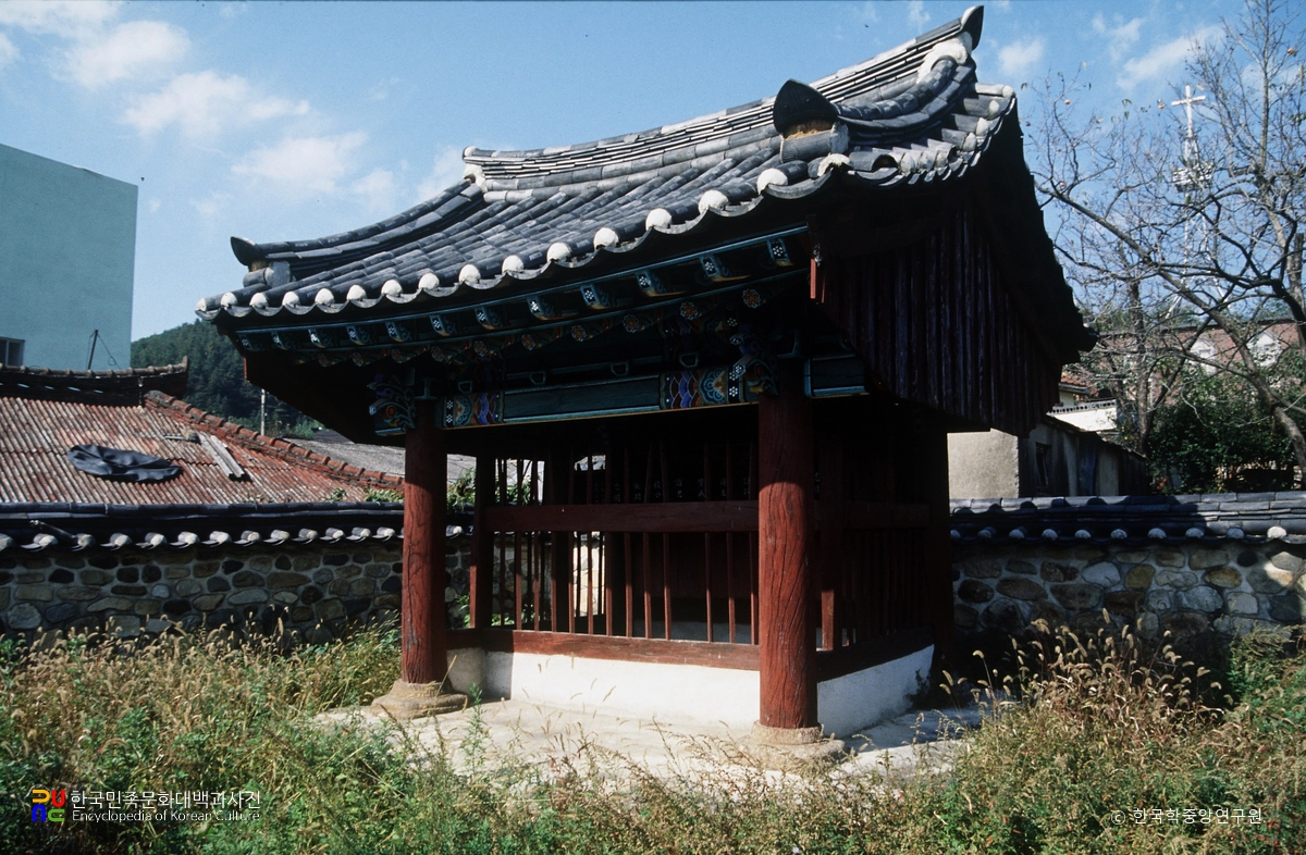 순천 장윤 정려 정측면