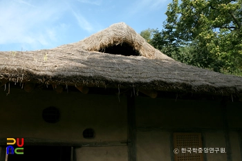 봉화 설매리 3겹 까치구멍집 지붕