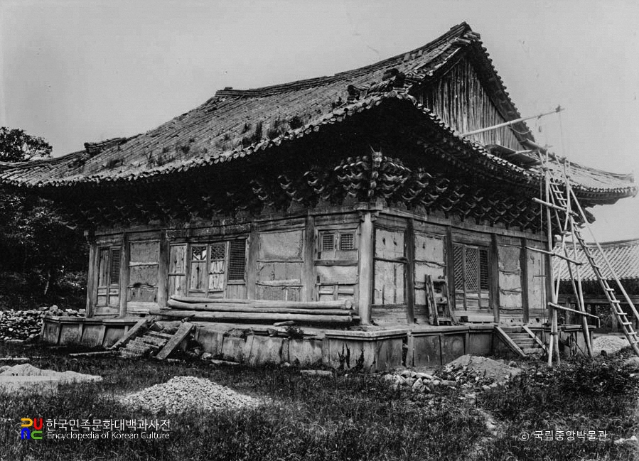 경주 불국사 대웅전 정측면