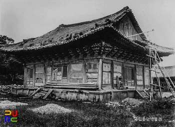 경주 불국사 대웅전 정측면