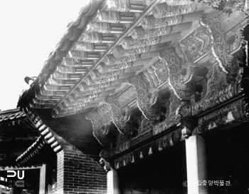 서울 경복궁 집옥재 처마