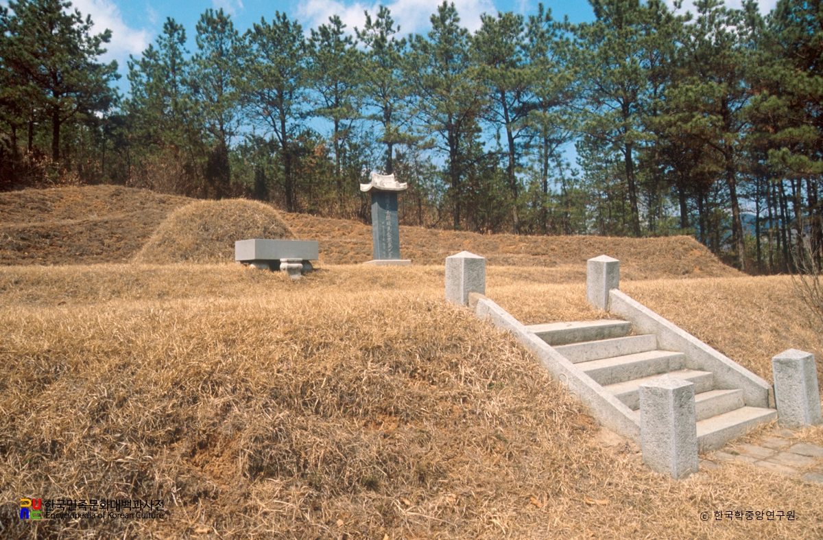 경기도 광주 구연영 묘 전경