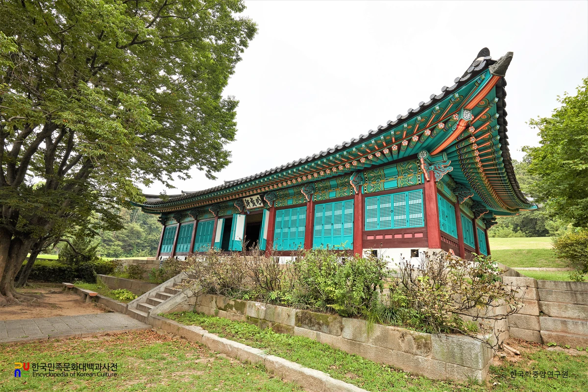 강화유수부 동헌 정측면