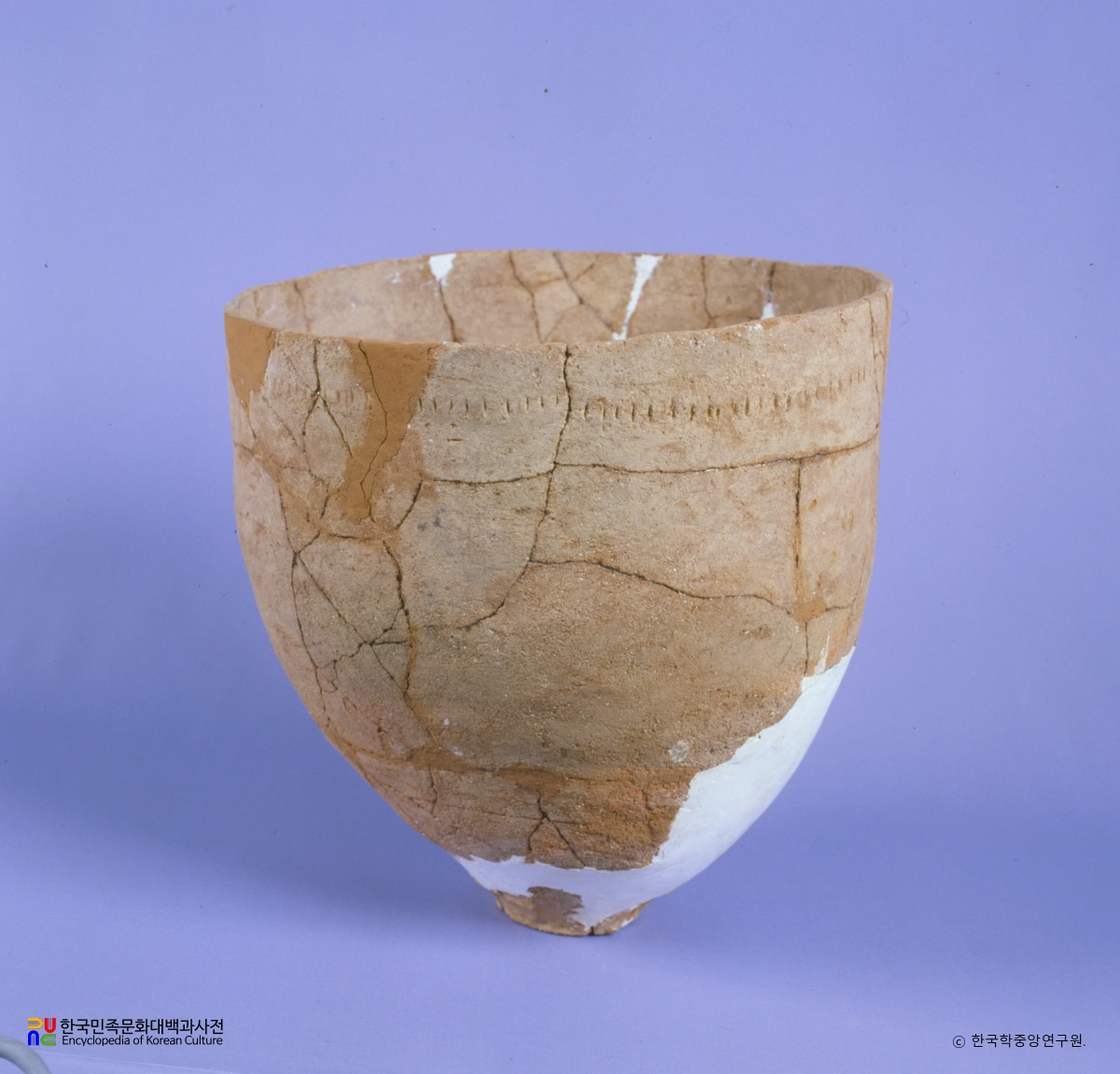 여주 흔암리 유적 출토 무문대형발