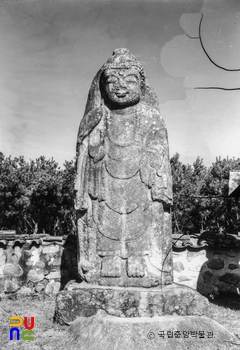 경주 배리 삼존불입상 본존