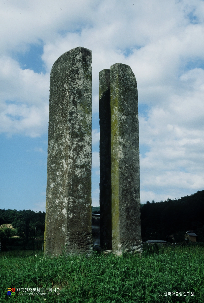 원주 법천사지 당간지주 정측면