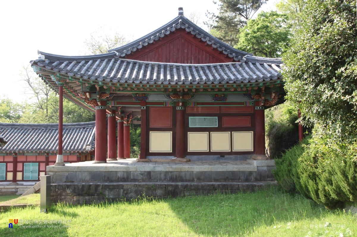 진주 진주향교 중 대성전 우측면