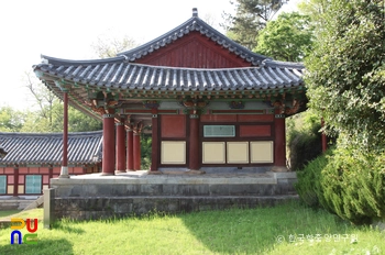 진주 진주향교 중 대성전 우측면