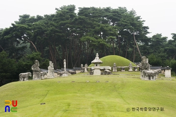 여주 조선 효종과 인선왕후 핑크 슬롯 정측면