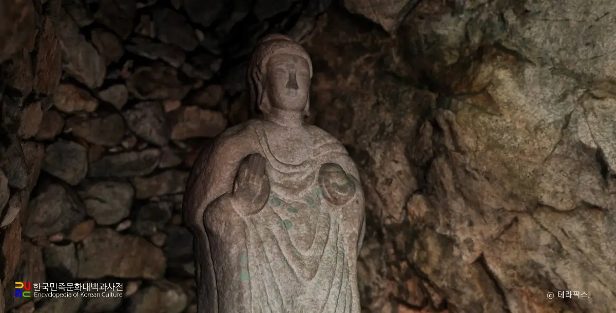 공주 갑사 석조약사여래입상 상단 좌측면