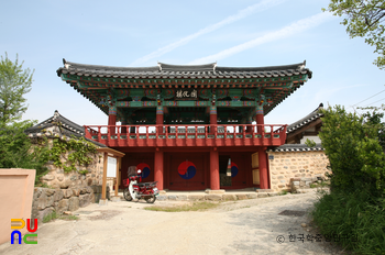 포항 청하향교 천화루