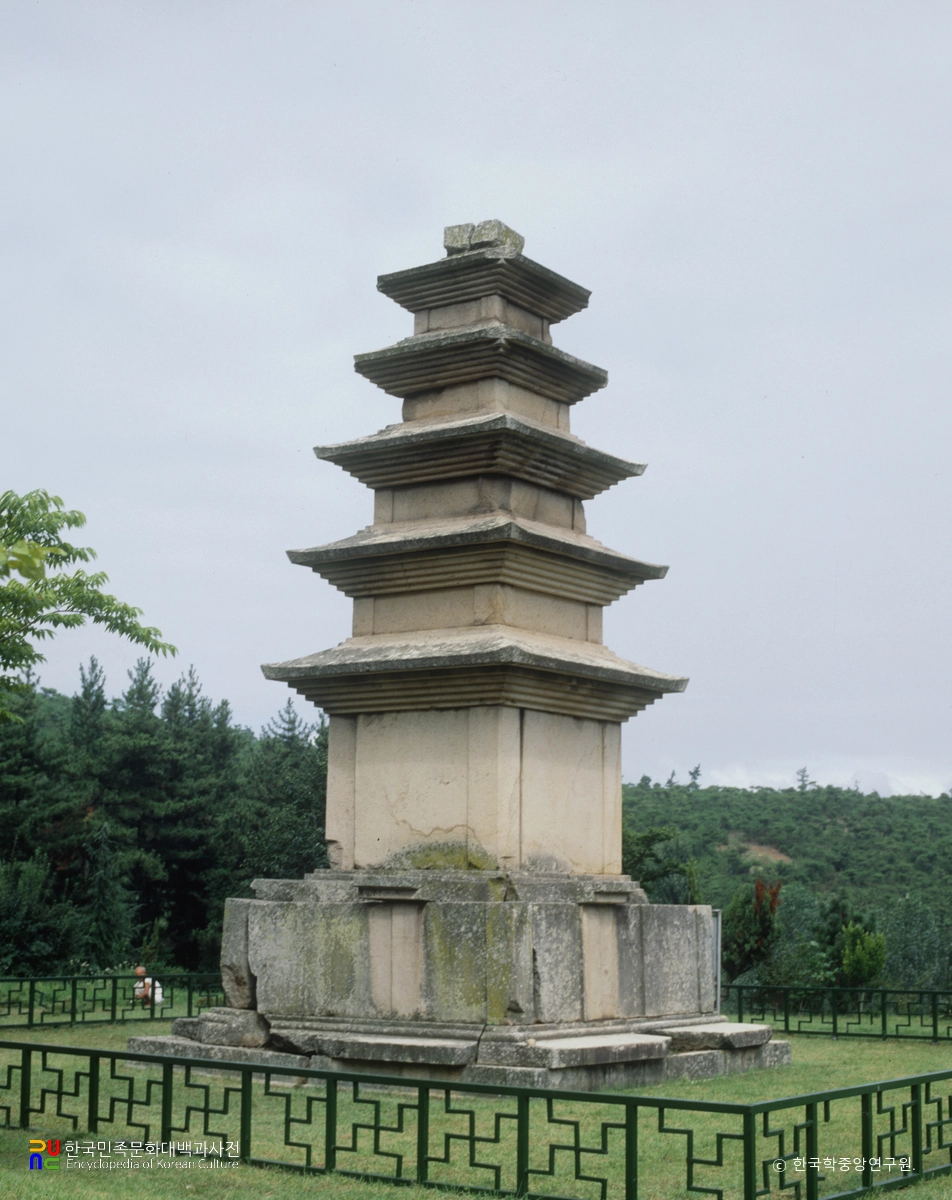 경주 나원리 오층석탑