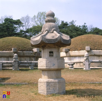 서울 조선 명종과 인순왕후 강릉 장명등