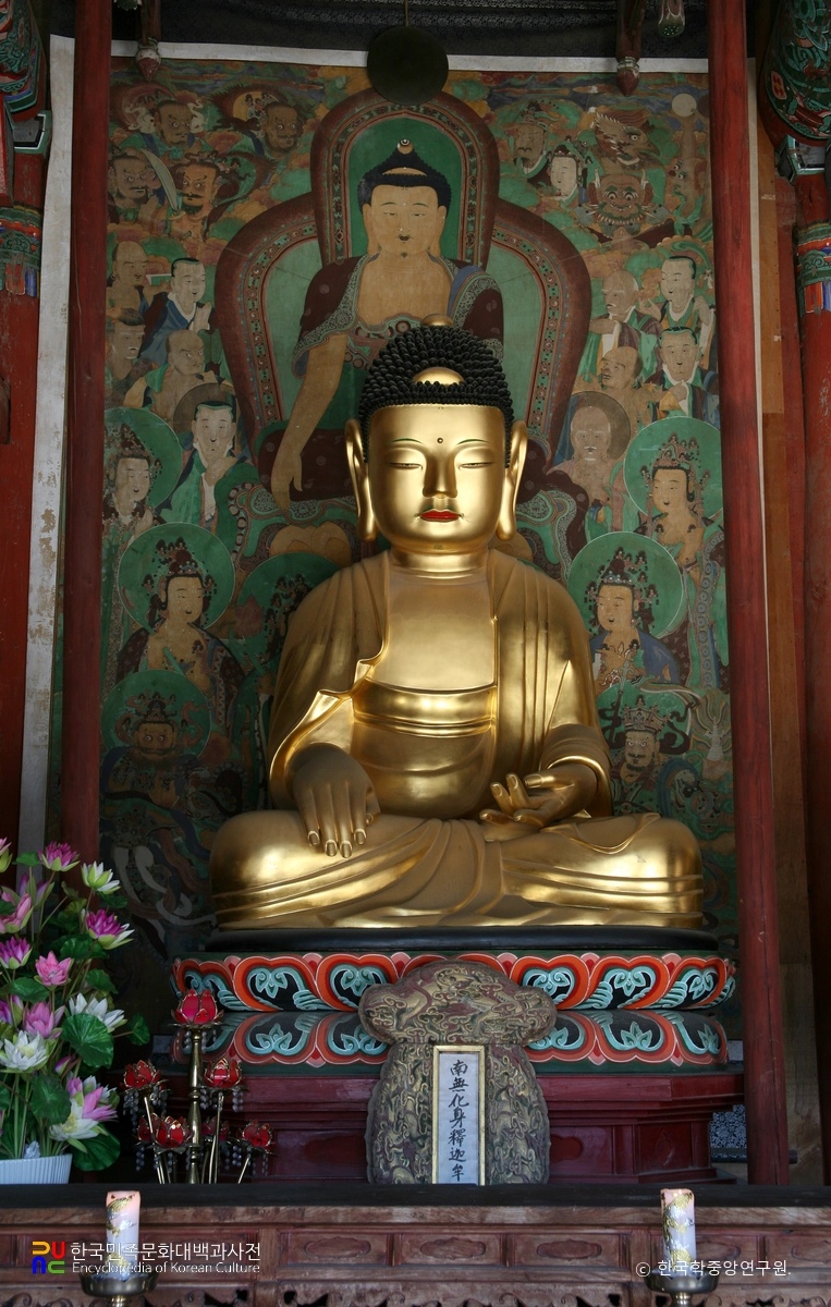 구례 화엄사 목조비로자나삼신불좌상 중 석가