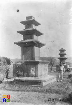 경주 남산동 동서삼층석탑 좌측면