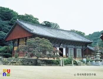 고창 선운사 대웅전 정측면