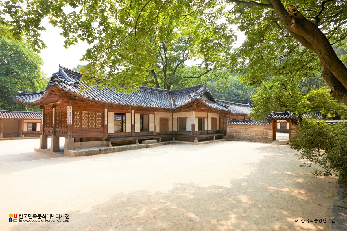 창덕궁 연경당 사랑채 뒤뜰