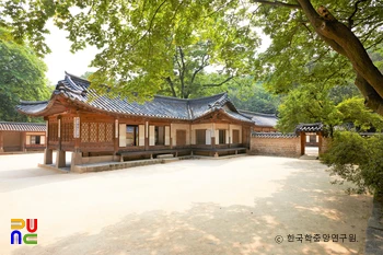 창덕궁 연경당 사랑채 뒤뜰