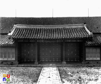 서울 경복궁 양의문 뒷면