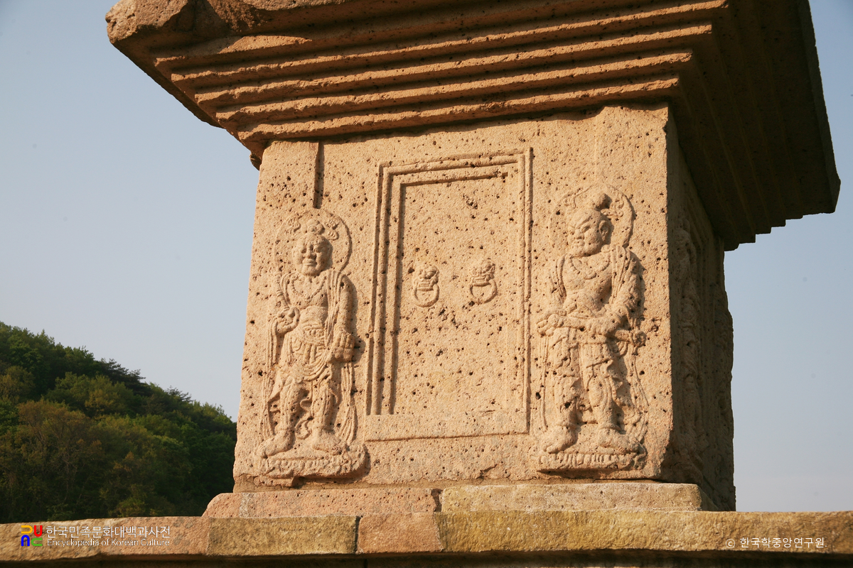 경주 장항리 서오층석탑 탑신 동면