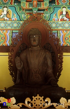 동해 삼화사 철조노사나불좌상