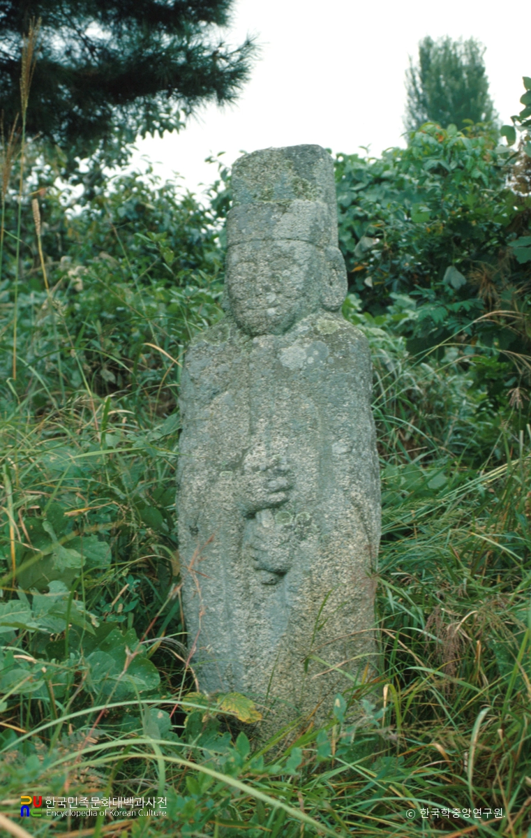 능동 석인상 및 상석