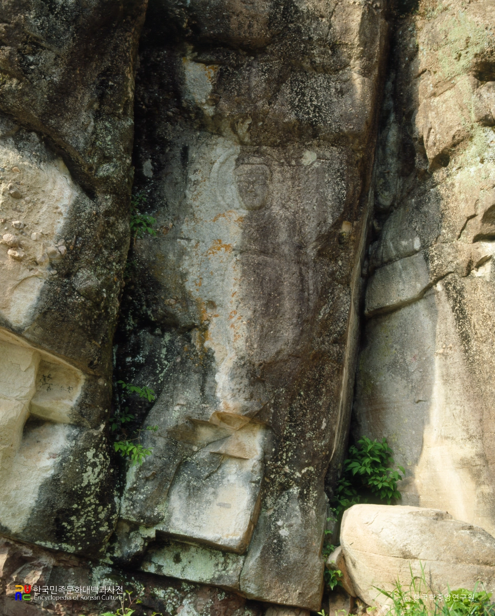 봉화 동면리 마애비로자나불 입상