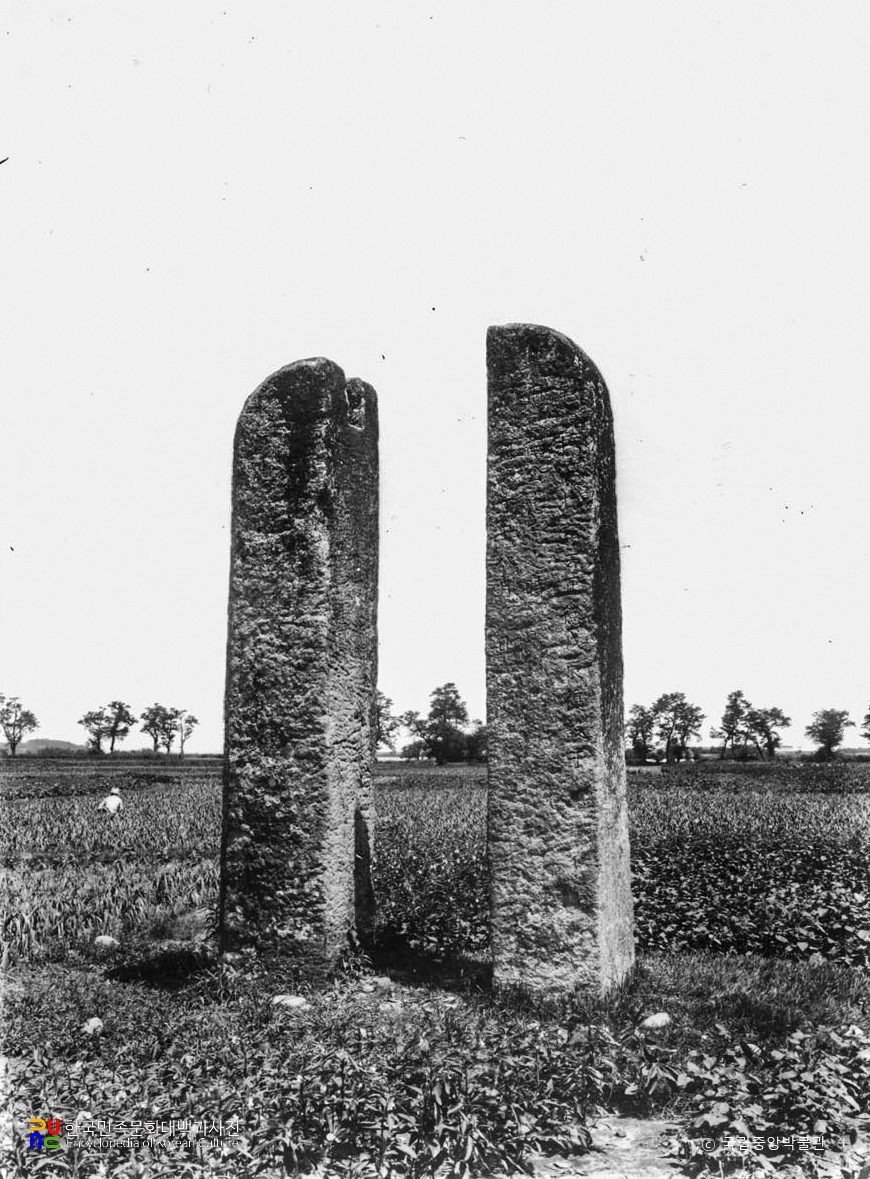 강릉 수문리 당간지주 정측면