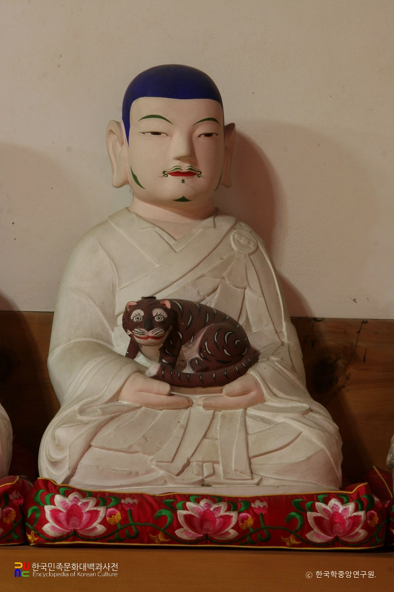 청도 덕사 영산전 석조여래삼존상 및 십육나한상