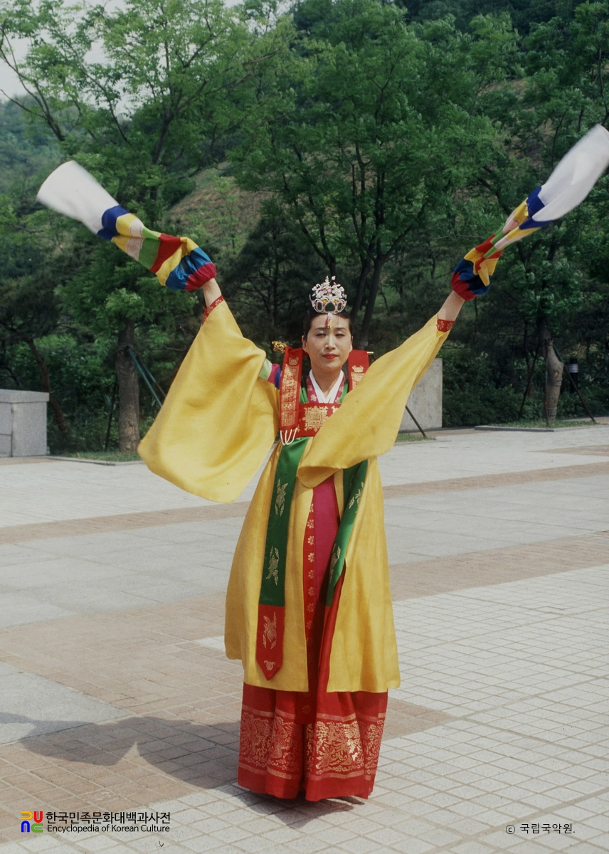 춘앵전 / 화전태