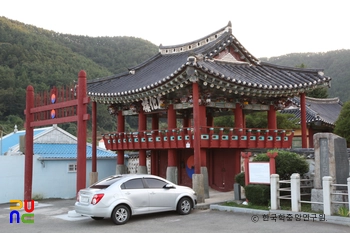 통영 통영향교 중 풍화루 우측면