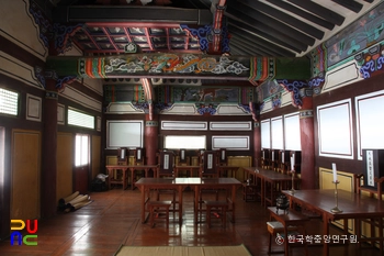 진주 진주향교 중 대성전 내부