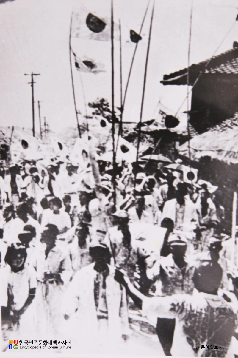 일장기로 급조된 태극기