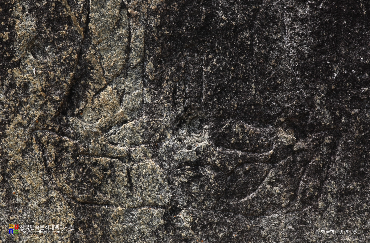 함양 대덕리 마애여래입상