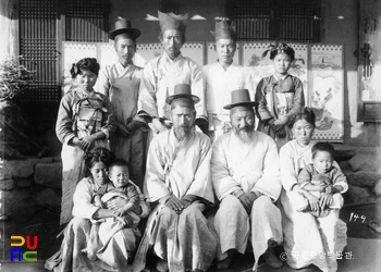 함경남도 북청군 양가면 가족의 모습