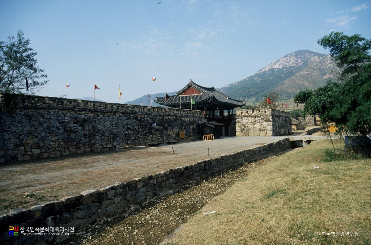 순천 낙안읍성 동문 악풍루 정측면
