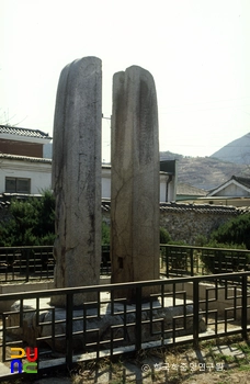 공주 반죽동 당간지주 정측면
