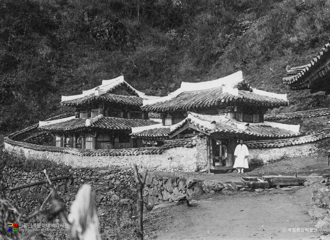 태백산사고 외관