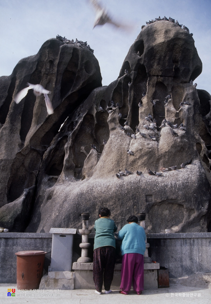 서울 선바위 정면