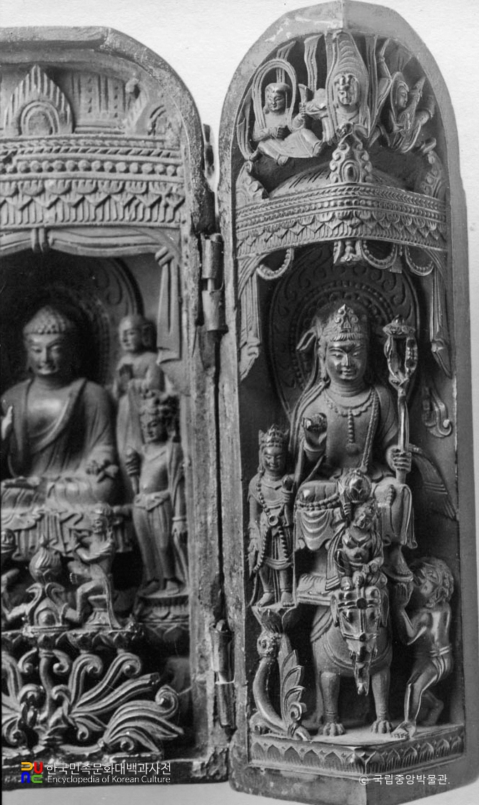 순천 송광사 목조삼존불감 문수보살상