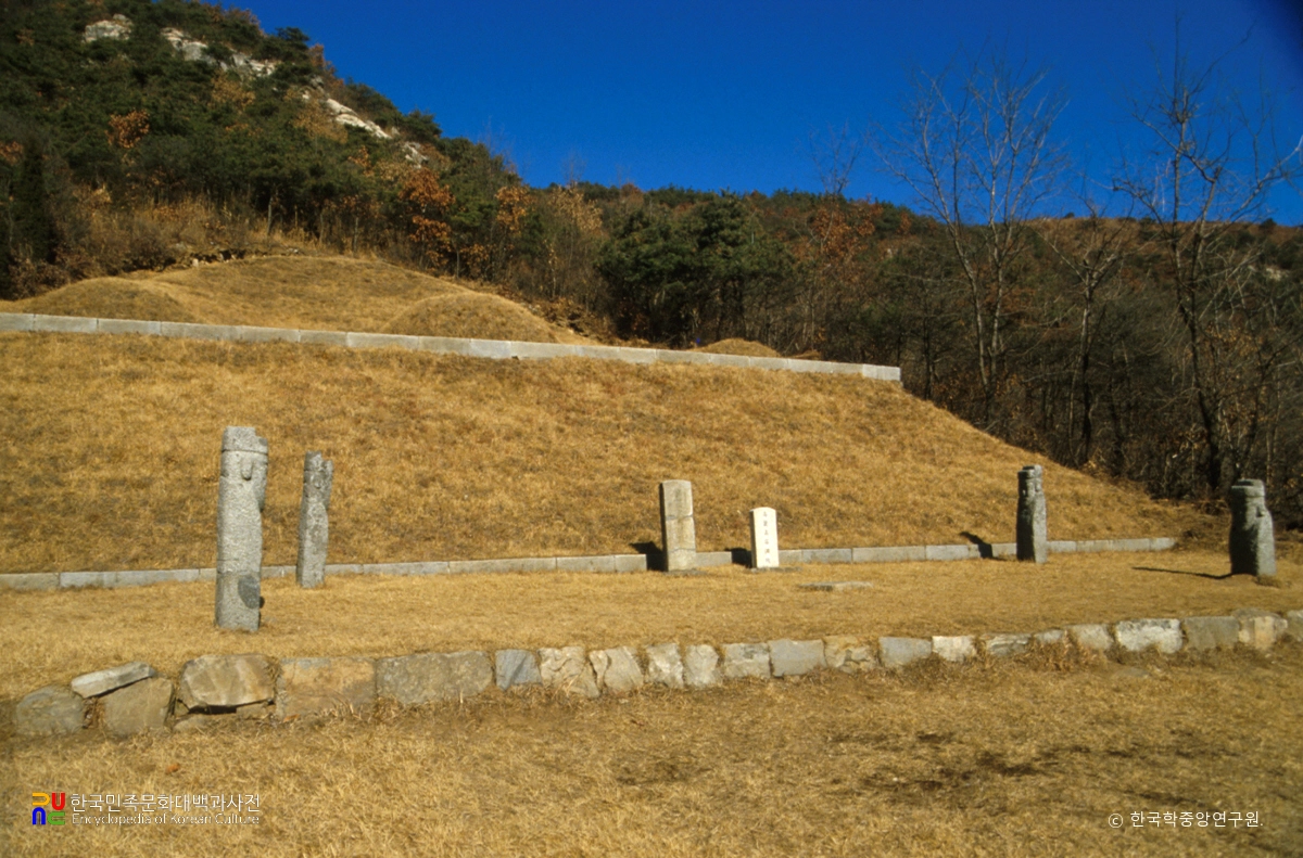 강화 홍릉 정측면