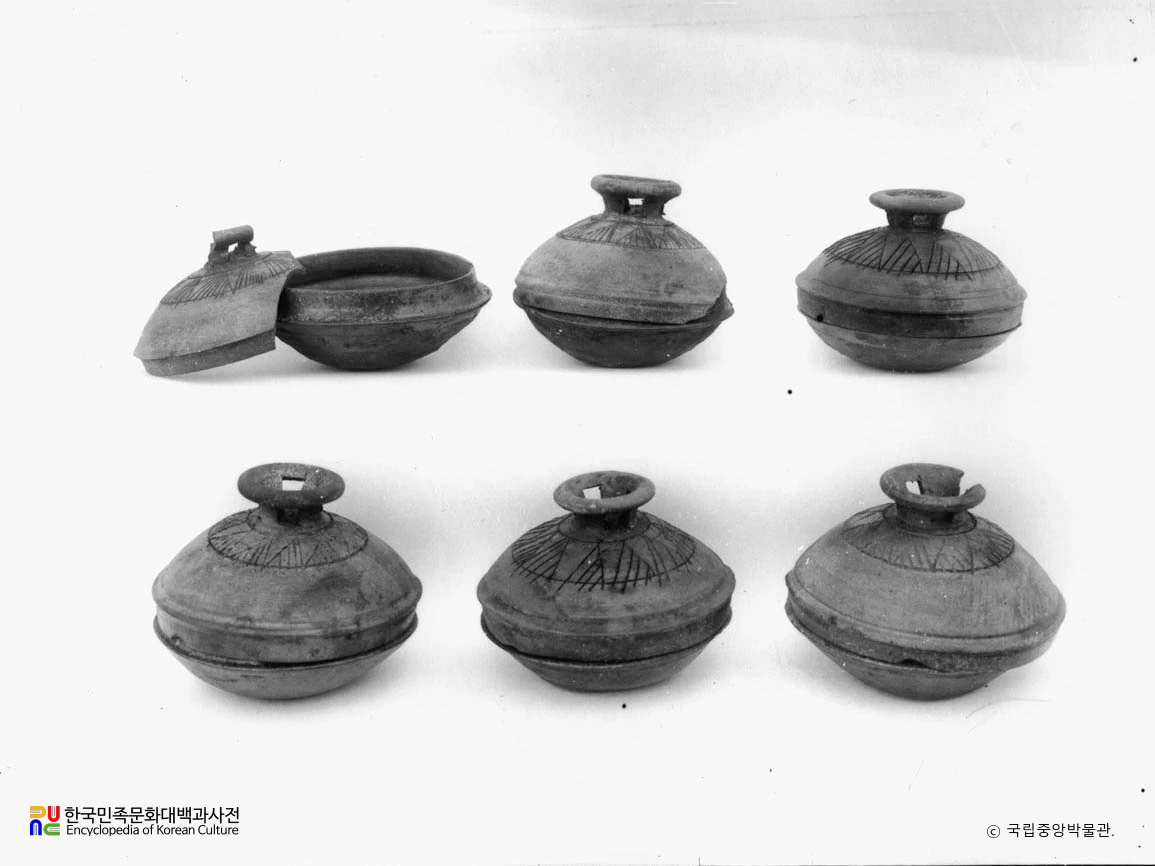 경북 경주 노서리 금관총 개배