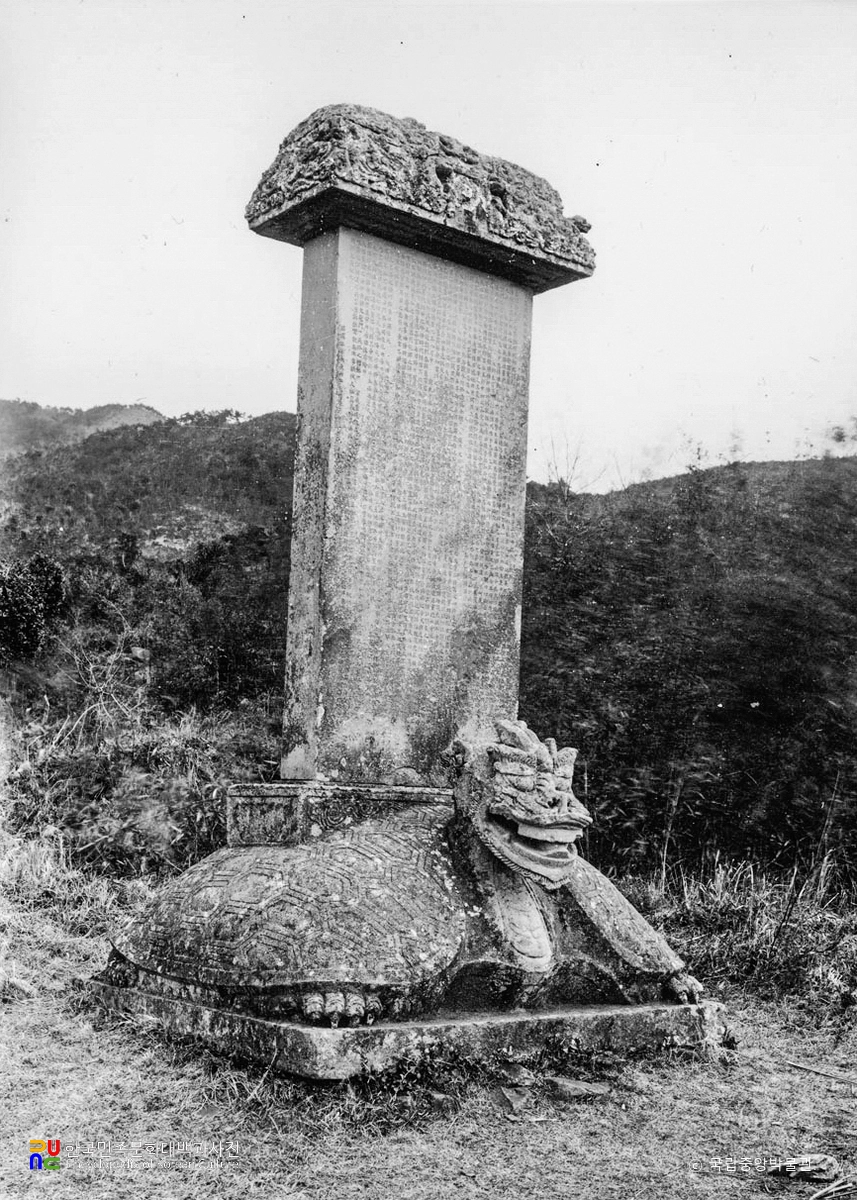 강진 무위사 선각대사탑비 정측면